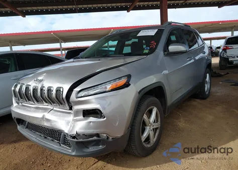 2017 Jeep Cherokee Latitude 4X4 from USA, damaged, VIN 1C4PJMCB4HD213716